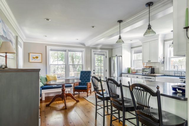24 High St, Ipswich, MA 01938