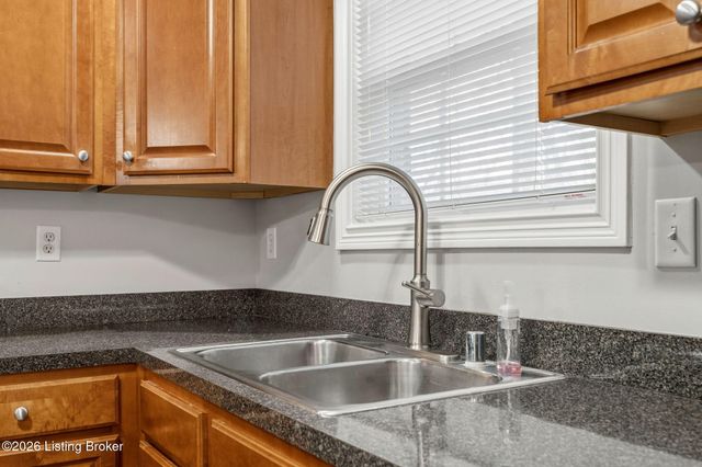 9511 Rustling Tree Way UNIT 202, Louisville, KY 40291