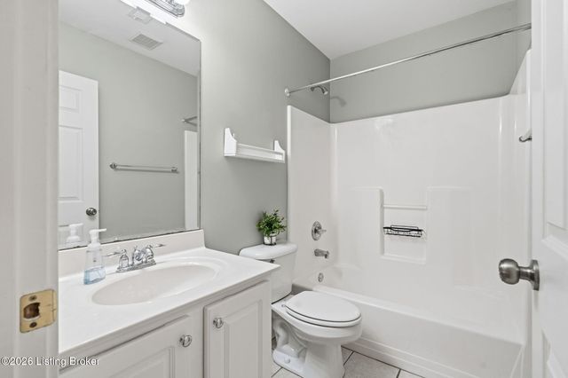 9511 Rustling Tree Way UNIT 202, Louisville, KY 40291