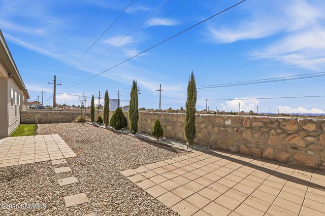 7030 Aretha Way, Las Cruces, NM 88012