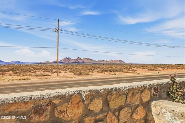 7030 Aretha Way, Las Cruces, NM 88012