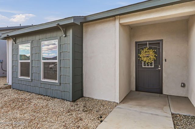 7030 Aretha Way, Las Cruces, NM 88012