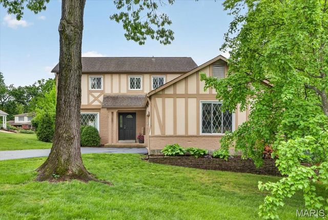11904 Mattox Court, St Louis, MO 63131