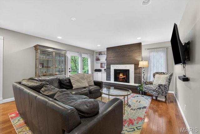 11904 Mattox Court, St Louis, MO 63131
