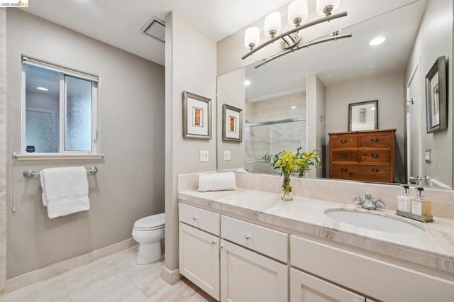 2929 HOLYROOD DRIVE, Oakland, CA 94611