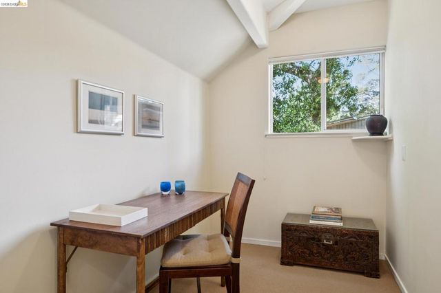 2929 HOLYROOD DRIVE, Oakland, CA 94611