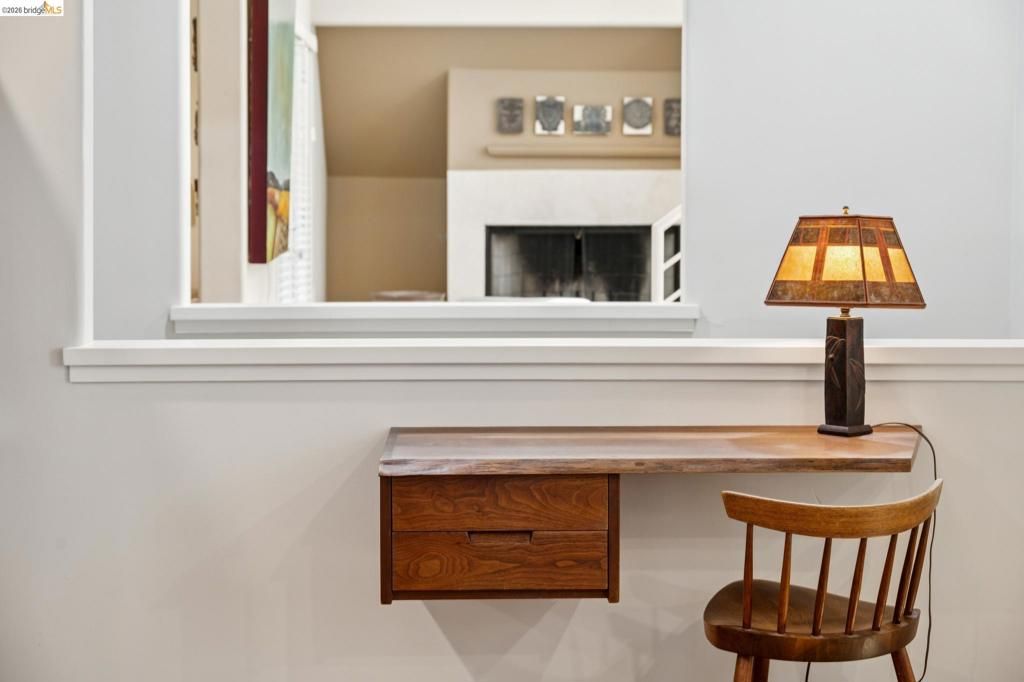 Image 20 of property listing at 2929 HOLYROOD DRIVE, Oakland, CA 94611