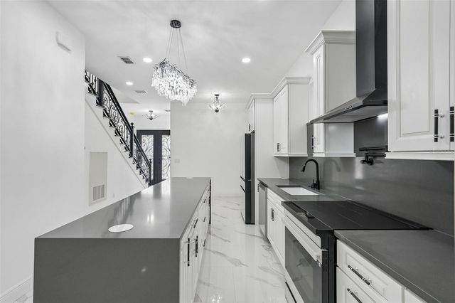 2816 CORRINE STREET 1, Tampa, FL 33605