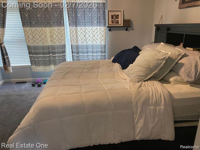 7305 Gateway Drive, West Bloomfield, MI 48322