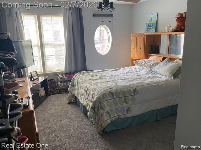 7305 Gateway Drive, West Bloomfield, MI 48322