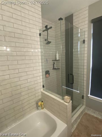 7305 Gateway Drive, West Bloomfield, MI 48322