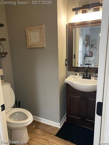 7305 Gateway Drive, West Bloomfield, MI 48322