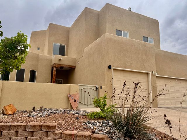 9905 Cardinal Street NW, Albuquerque, NM 87114