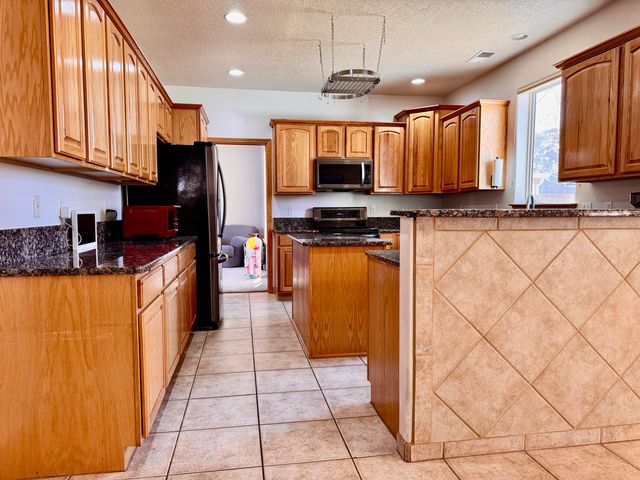 9905 Cardinal Street NW, Albuquerque, NM 87114