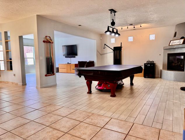 9905 Cardinal Street NW, Albuquerque, NM 87114