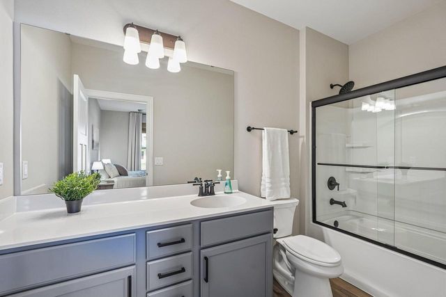 W242N5623 Peppertree DRIVE S, Sussex, WI 53089