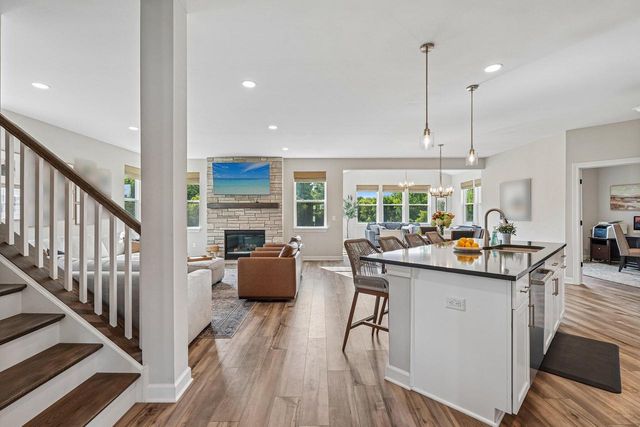W242N5623 Peppertree DRIVE S, Sussex, WI 53089
