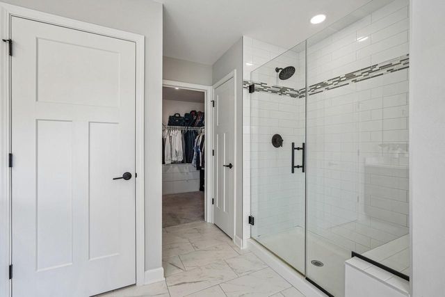 W242N5623 Peppertree DRIVE S, Sussex, WI 53089