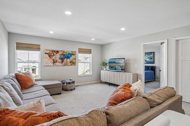 W242N5623 Peppertree DRIVE S, Sussex, WI 53089