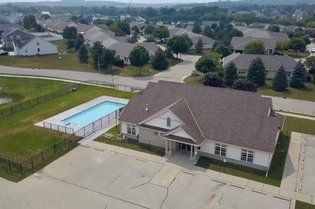 W242N5623 Peppertree DRIVE S, Sussex, WI 53089