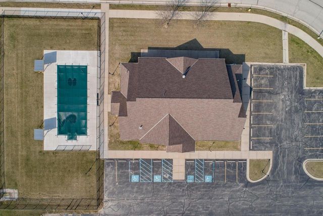 W242N5623 Peppertree DRIVE S, Sussex, WI 53089