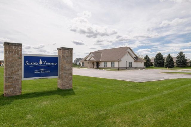 W242N5623 Peppertree DRIVE S, Sussex, WI 53089