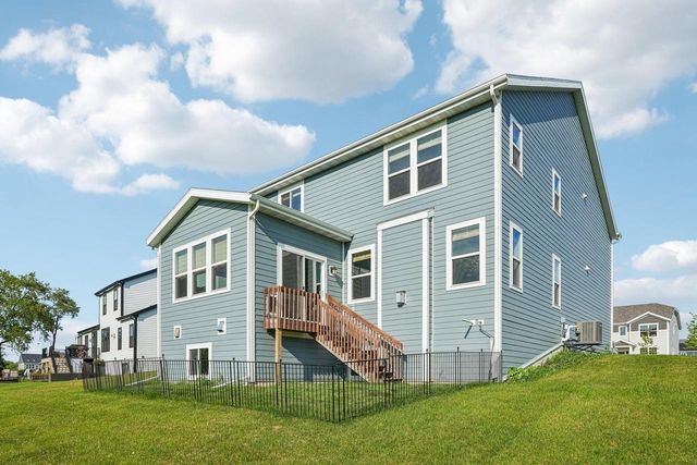 W242N5623 Peppertree DRIVE S, Sussex, WI 53089