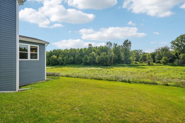W242N5623 Peppertree DRIVE S, Sussex, WI 53089