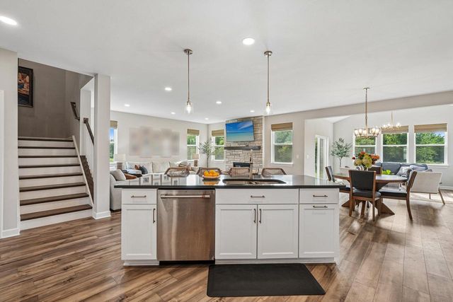 W242N5623 Peppertree DRIVE S, Sussex, WI 53089