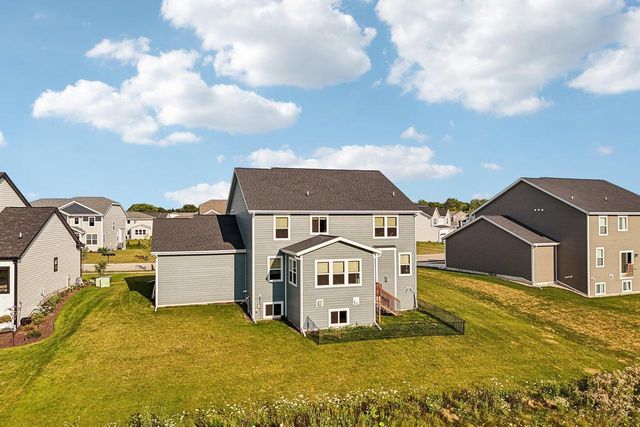 W242N5623 Peppertree DRIVE S, Sussex, WI 53089