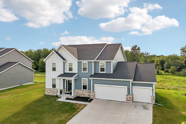 W242N5623 Peppertree DRIVE S, Sussex, WI 53089