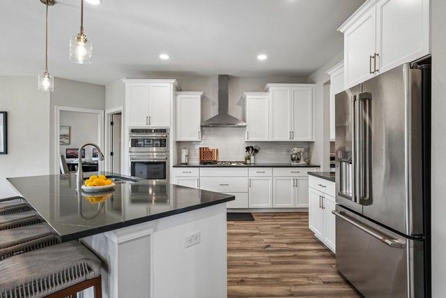 W242N5623 Peppertree DRIVE S, Sussex, WI 53089