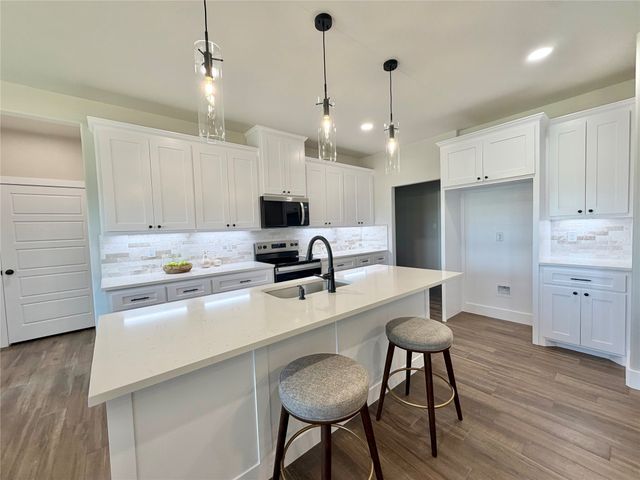 1013 Sabrina Court, Weatherford, TX 76085