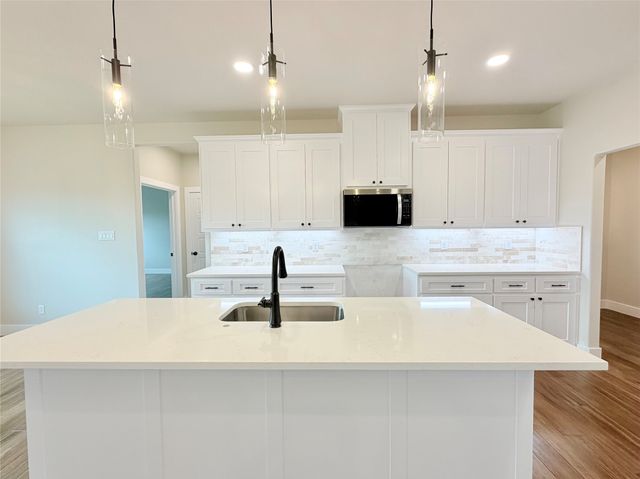 1013 Sabrina Court, Weatherford, TX 76085