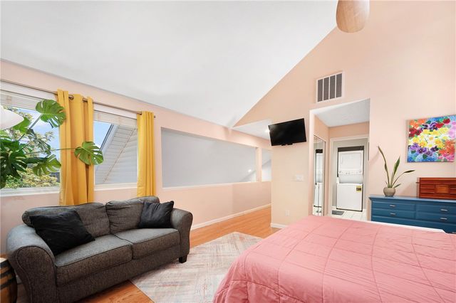 933 Williamsburg Circle, Warwick, RI 02886