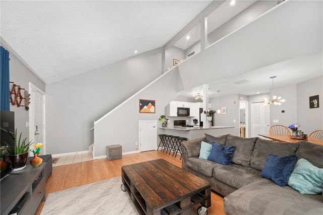 933 Williamsburg Circle, Warwick, RI 02886