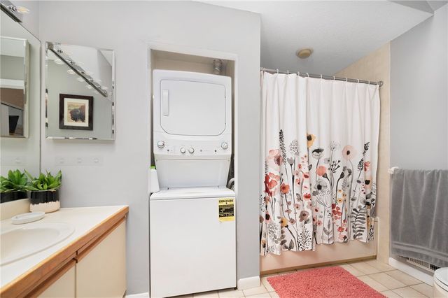 933 Williamsburg Circle, Warwick, RI 02886