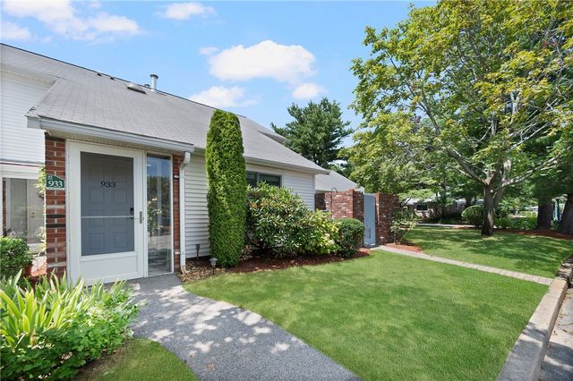 933 Williamsburg Circle, Warwick, RI 02886