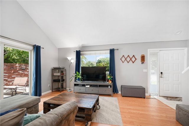 933 Williamsburg Circle, Warwick, RI 02886