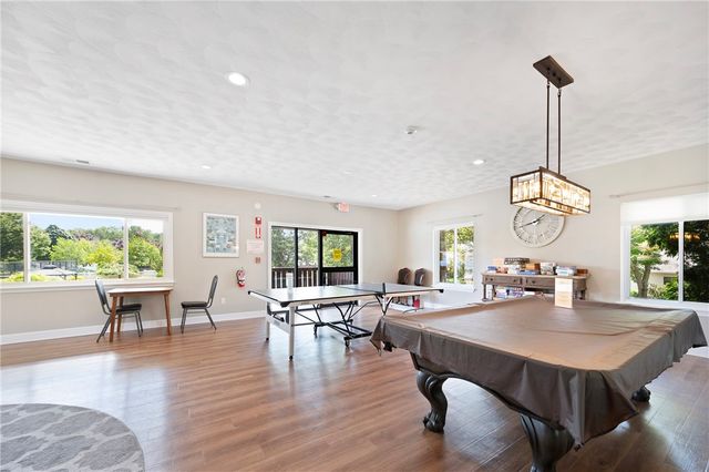 933 Williamsburg Circle, Warwick, RI 02886