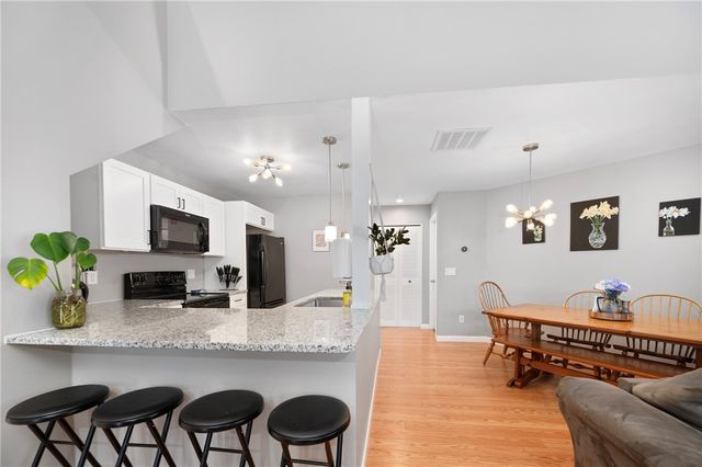 933 Williamsburg Circle, Warwick, RI 02886