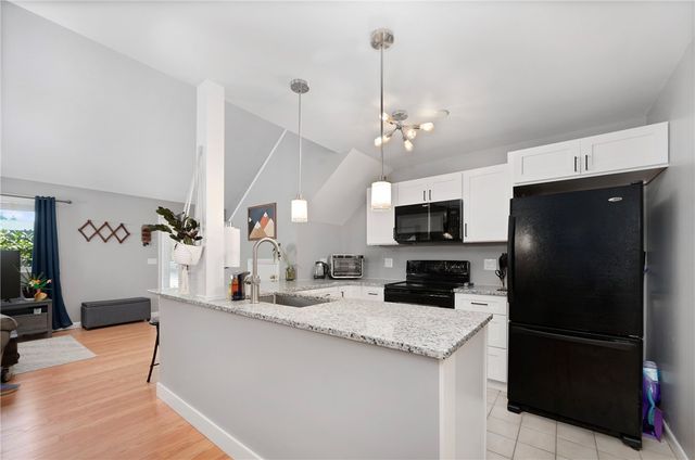 933 Williamsburg Circle, Warwick, RI 02886