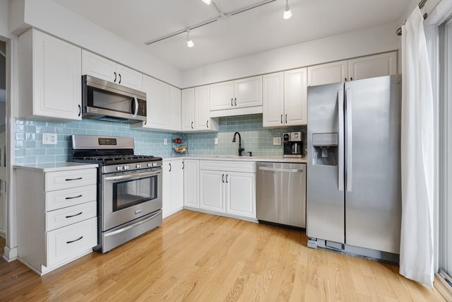 142 Aberdeen Court, Geneva, IL 60134