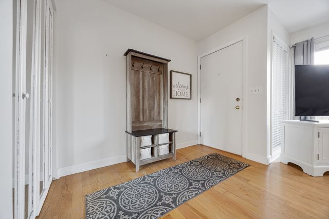 142 Aberdeen Court, Geneva, IL 60134