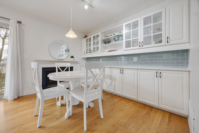 142 Aberdeen Court, Geneva, IL 60134