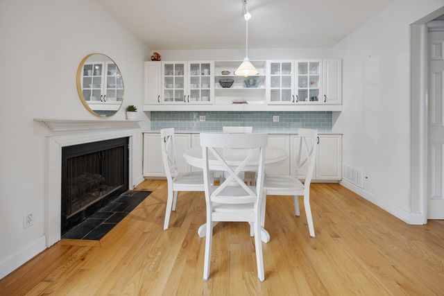 142 Aberdeen Court, Geneva, IL 60134