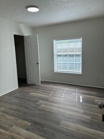 872 S Dogwood Drive, Berea, KY 40403
