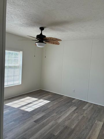 872 S Dogwood Drive, Berea, KY 40403