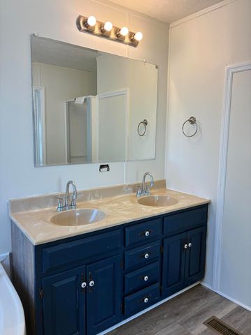 872 S Dogwood Drive, Berea, KY 40403