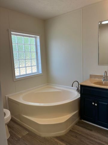 872 S Dogwood Drive, Berea, KY 40403